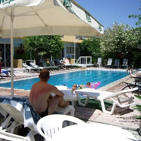 Gnest Aparthotel Faliraki