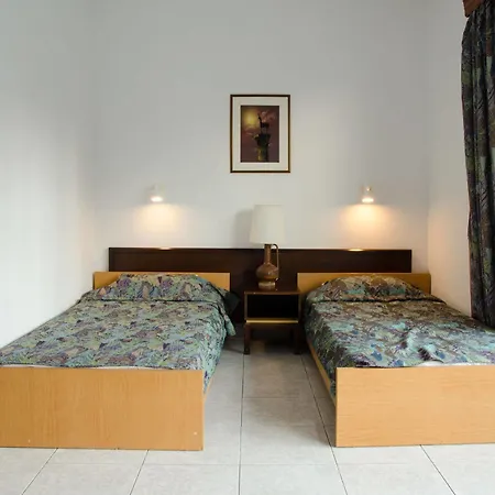 Gnest Aparthotel 2*