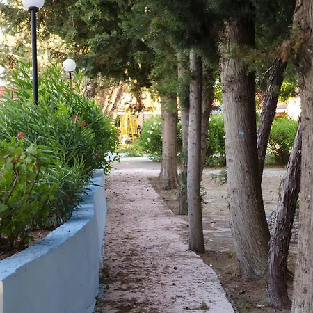 Gnest Faliraki